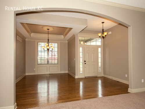 Building Photo - Fabulous 2-story w/Fin Bsmt in Blue Valley...