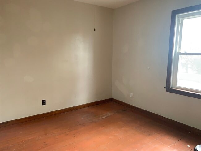 Building Photo - 347 Lawton St