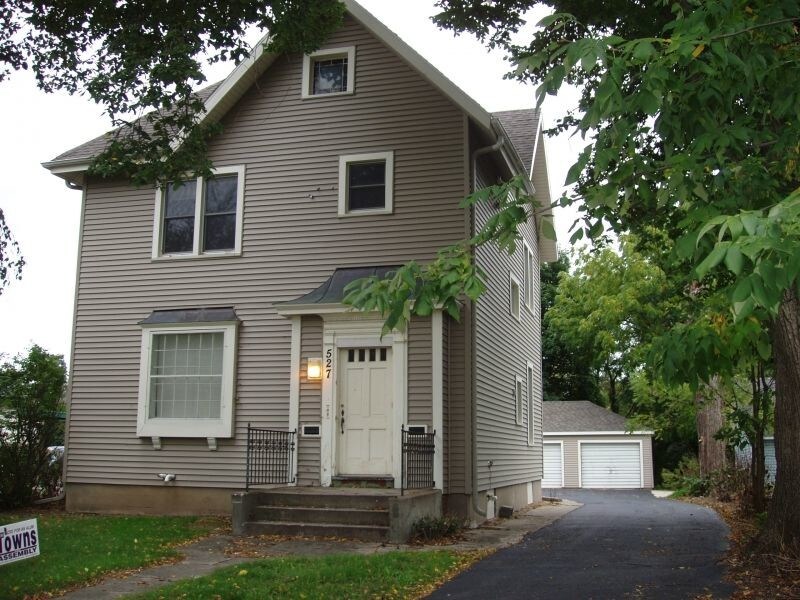 Primary Photo - 527 W Main St