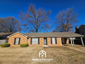 Building Photo - 5954 Fox Ridge Dr