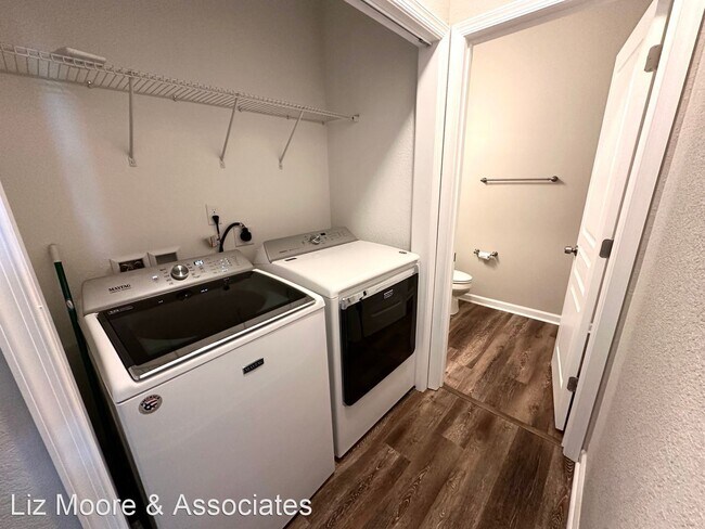 Building Photo - 4 br, 2.5 bath House - 200 Seasons Circle ...