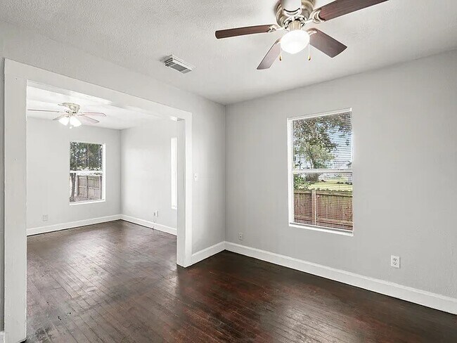 Foto del edificio - 3101 Illinois St