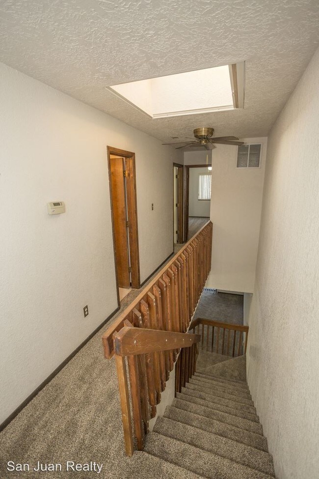 Building Photo - 1058 E Navajo St