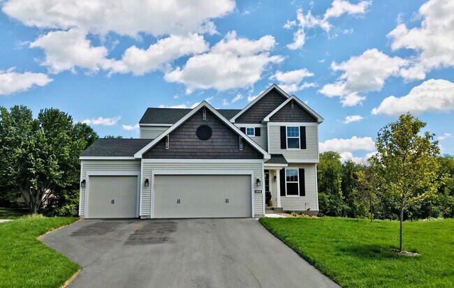 Building Photo - 1498 Summit Ct