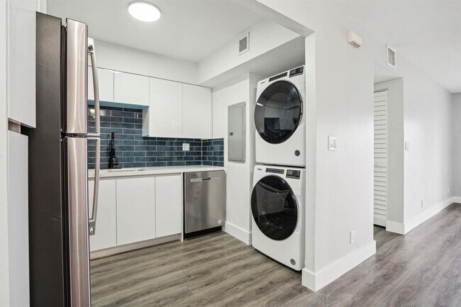 Foto del edificio - 3210 NW 84th Ave