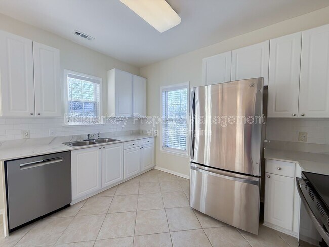 Building Photo - 804 Willowedge Ct