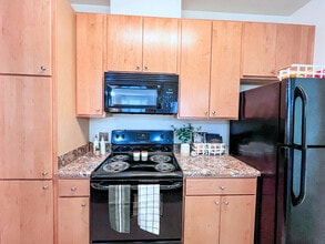 Building Photo - TGM Creekside Village