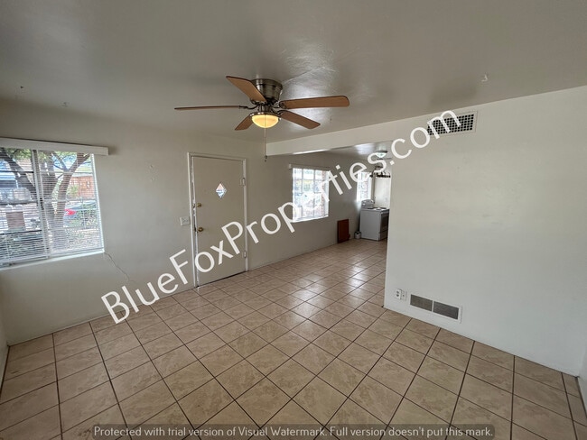 Building Photo - 2309 N Chrysler Dr
