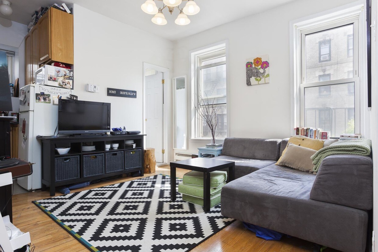 Primary Photo - 343 East 21st Street