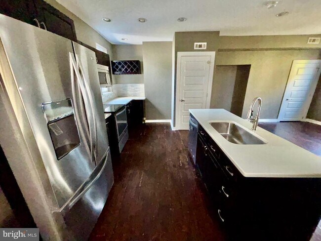 Foto del edificio - 1865 Frankford Ave