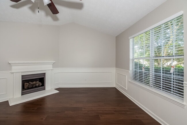 Building Photo - 5035 Yellow Pine Dr