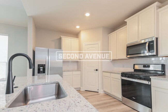 Building Photo - 832 Jackel Dr