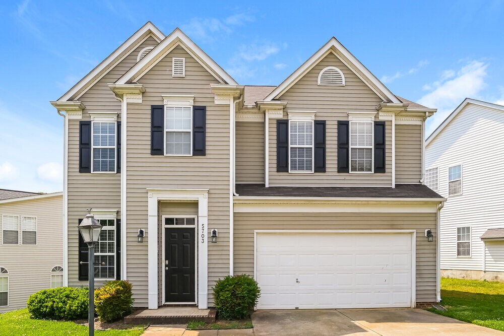 Foto principal - 5703 Waverly Lynn Ln