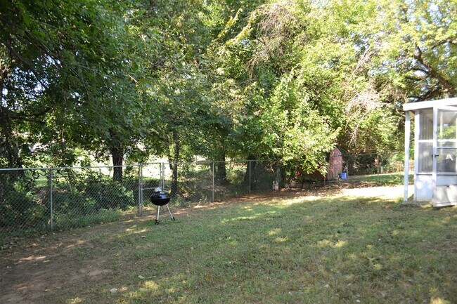 Foto del edificio - 3 Bedroom 2 Bath Home in Shawnee