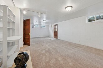Building Photo - 1318 E Willamette Ave