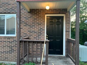 Building Photo - 633 Palisades Dr