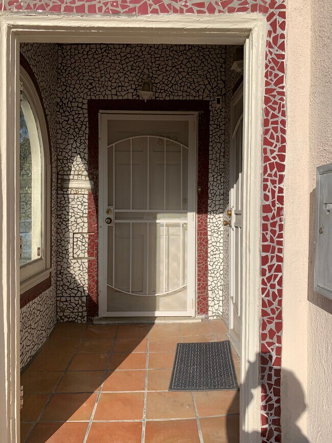Entry Hall - 822 S Curson Ave