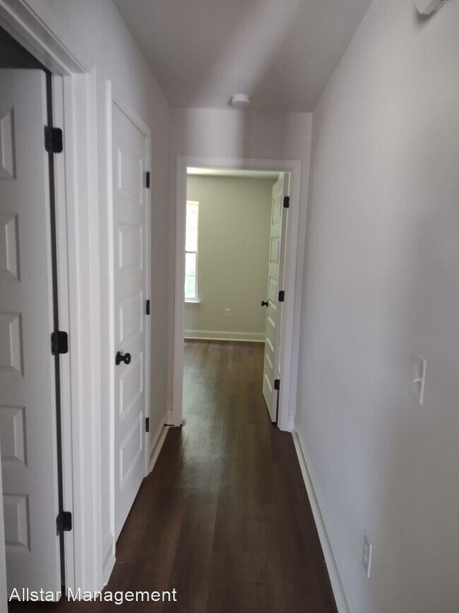 Foto del edificio - 3 br, 2 bath House - 1011 Silver Circle