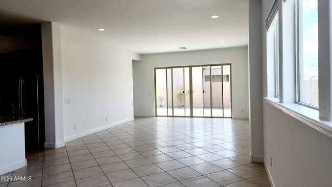 Foto del edificio - 5603 N 194th Ave