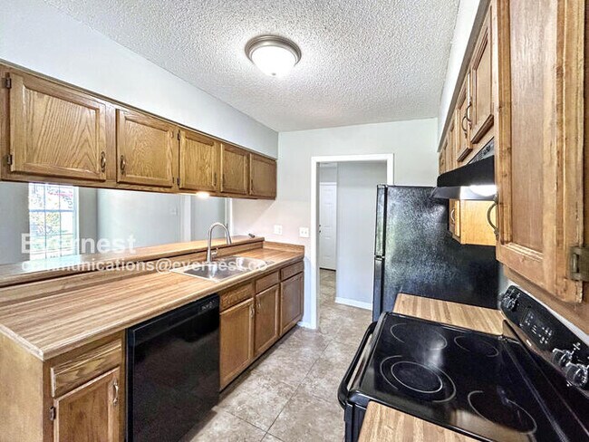 Foto del edificio - 6205 Somerset Cove