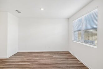 Building Photo - 505 Campeche Dr