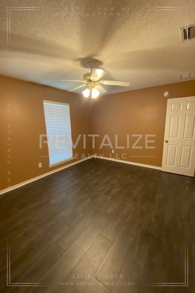 Foto del edificio - **Coming Soon** 3 Bed/2Bath Brick Home in ...