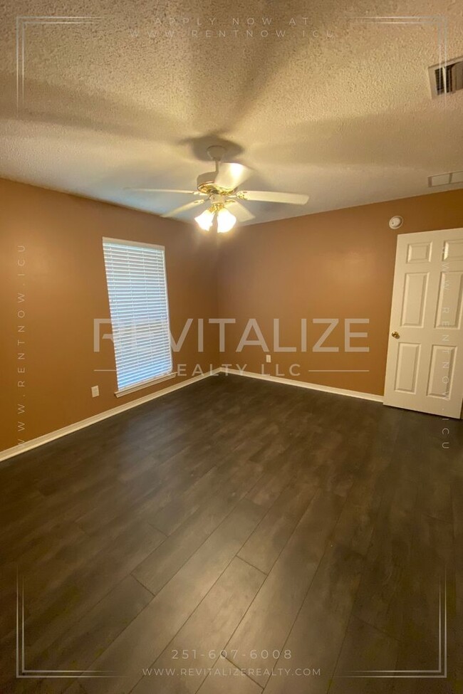 Building Photo - **Half-Off Security Deposit** Lovely Brick...