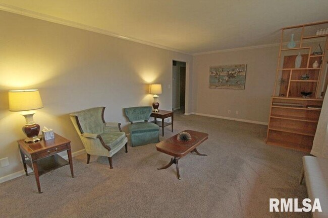 Foto del edificio - 2802 W Huntington Dr