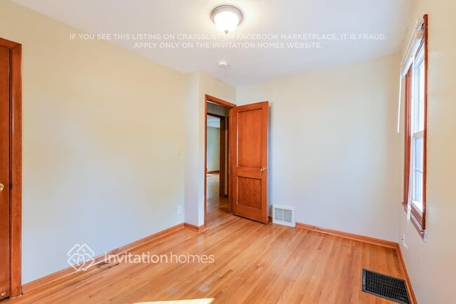 Building Photo - 3532 Utah Ave S