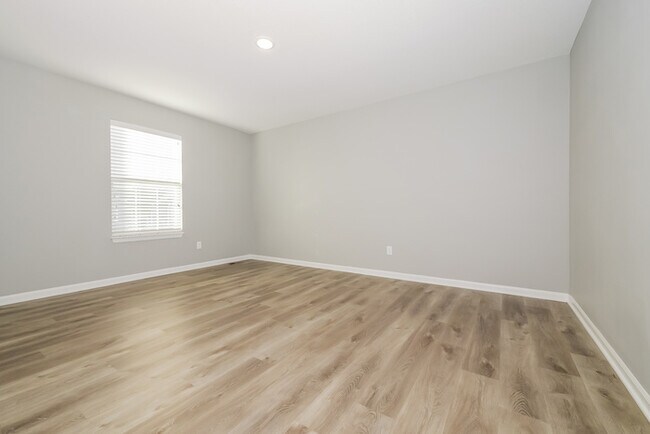 Foto del edificio - Fantastic 4bd/3ba home! Coming soon!