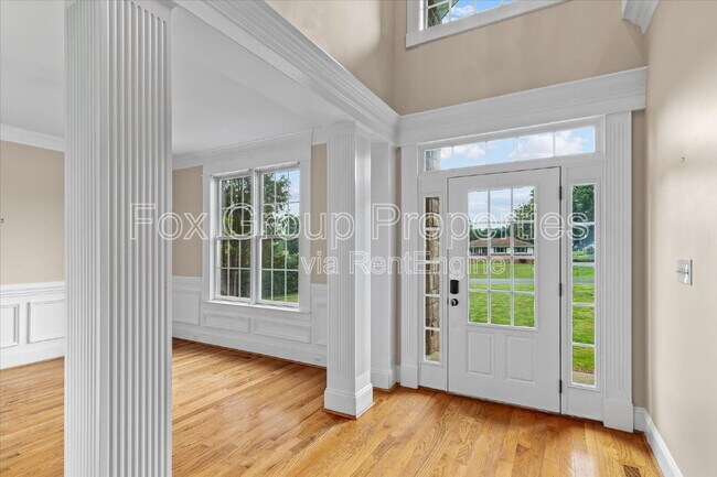 Building Photo - 7887 Mountain Shore Dr