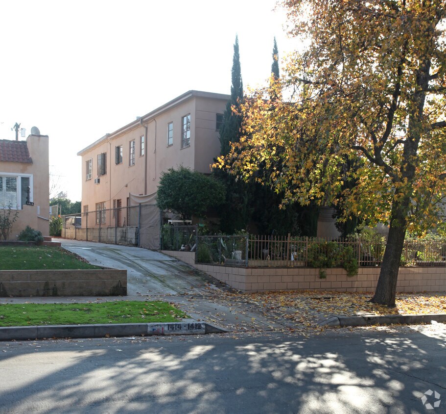 Building Photo - 1408 Armadale Ave