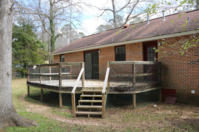 Foto del edificio - 3 Bedroom 2 Bath in Cary Woods S/D