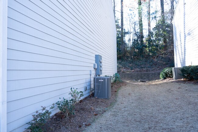 Foto del edificio - 2478 Norwood Park Crossing