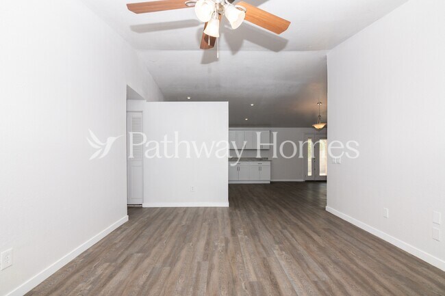Building Photo - 4441 N 102nd Way