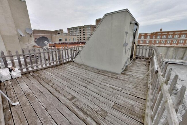 Building Photo - 338 E 100th St