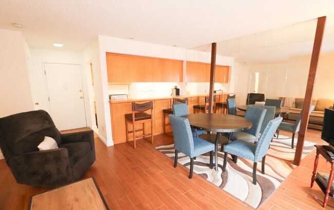 Foto del edificio - 77845 California Dr