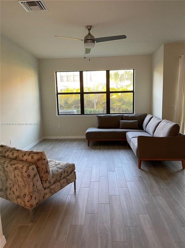 Foto del edificio - 8297 Catria Ln