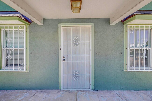 Foto del edificio - Two Bedroom One Bath home or sweet little ...