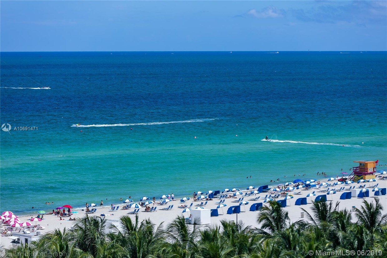 Primary Photo - 2301 Collins Ave