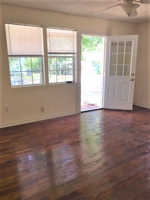 Building Photo - 1203 Holden Dr