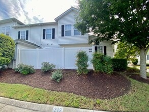 Building Photo - 1024 Grace Hill Dr