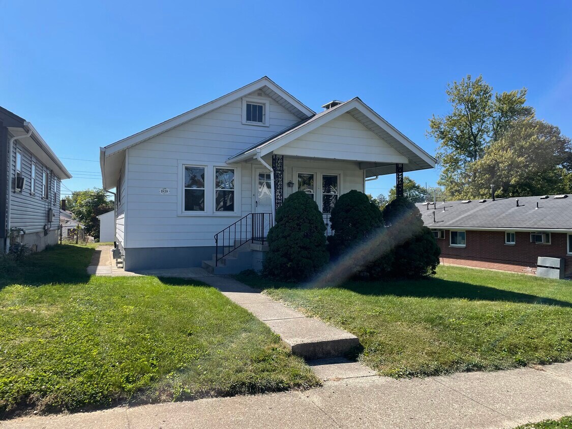 Primary Photo - 1838 Suman Ave