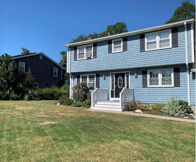 Photo - 68 Heritage Dr (Portsmouth, RI) House