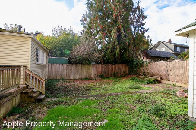 Building Photo - 2 br, 1 bath House - 2412 NW 60th St