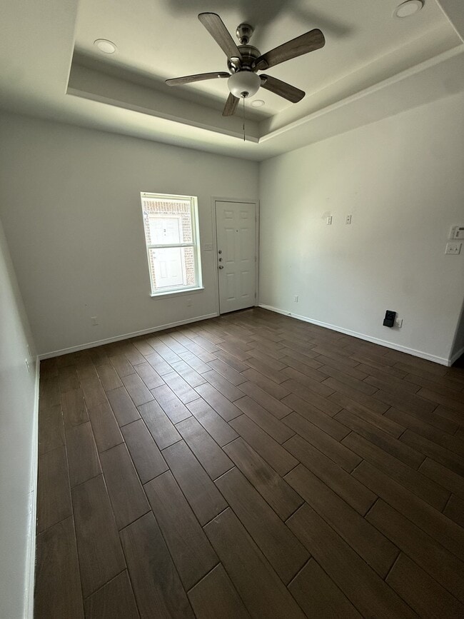 Building Photo - 4813 N Cypress St