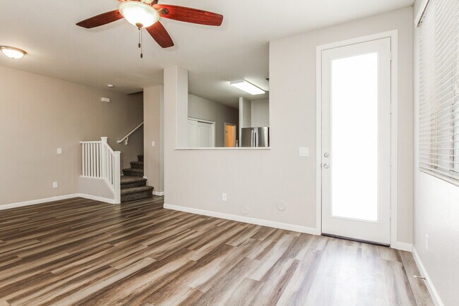 Foto del edificio - 10040 W Kingman St