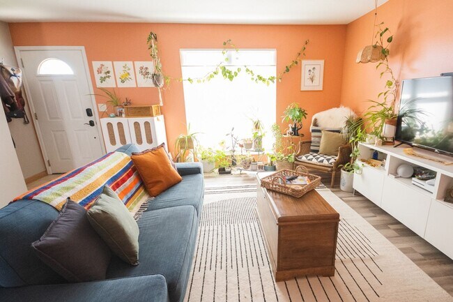 Foto del edificio - BEAUTIFUL 4 BEDROOM / 3 BATH HOME IN LAFAY...