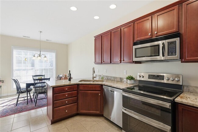 Building Photo - 819 Strasburg Dr