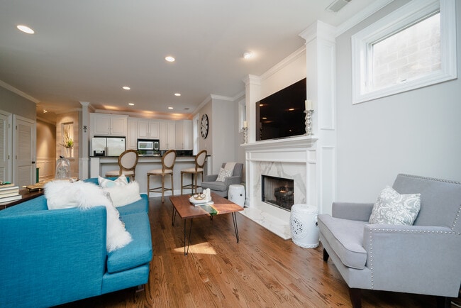 Foto del edificio - 4543 N Malden St